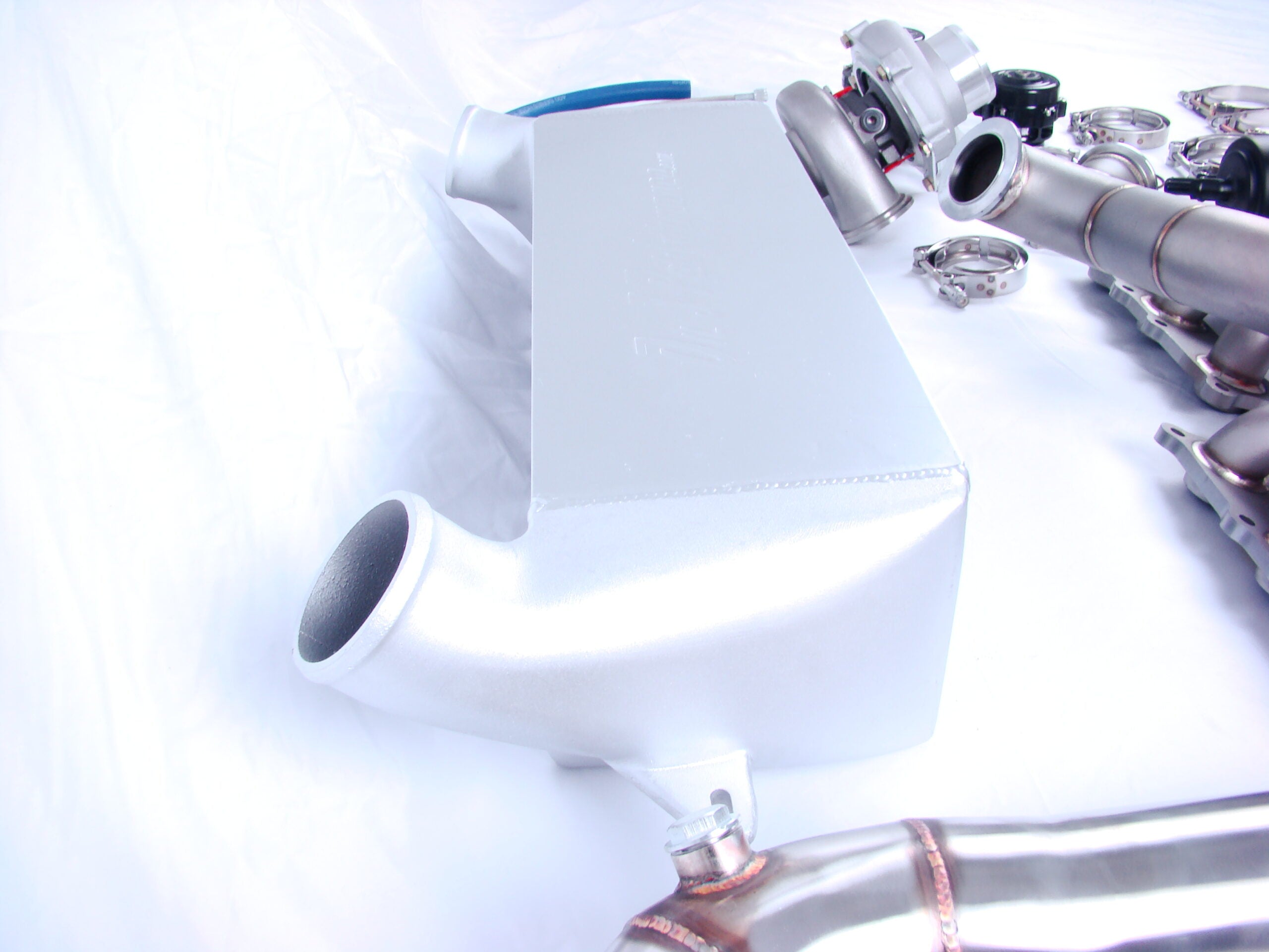 (2006-2013) BMW 335i N54 T3 Top Mount Single Turbo System - SSTubes