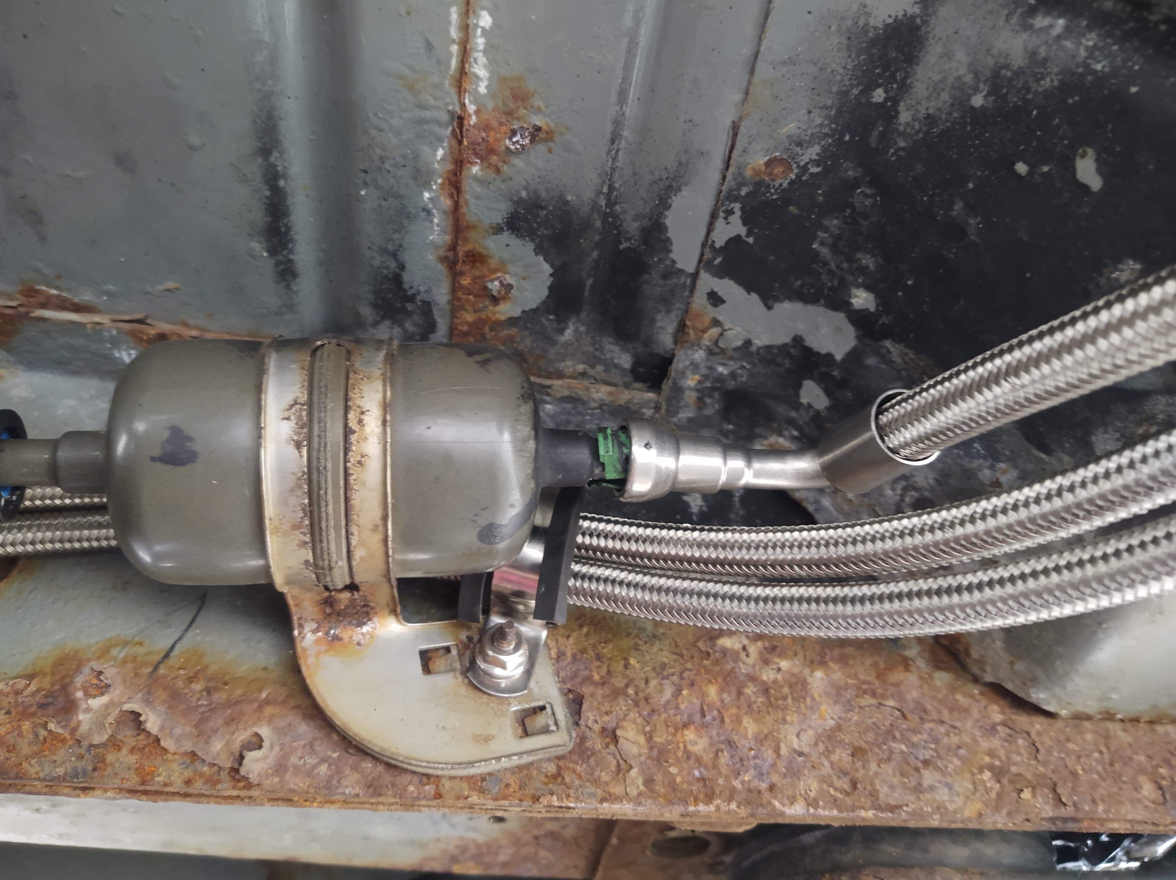 QFF0025SS - 02-05 Buick Rendezvous / Pontiac Aztek with V6, Quick Fix Fuel Hose Kit; Braided Stainless - SSTubes